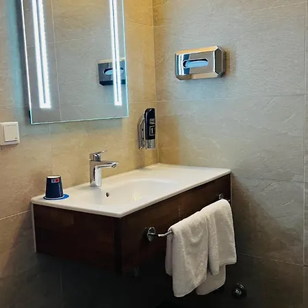 Konferenzhotel Ysenburger Hof 호텔 3*