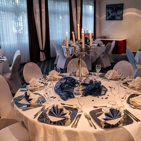 Konferenzhotel Ysenburger Hof 호텔 랑겐셀볼드