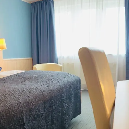 호텔 Konferenzhotel Ysenburger Hof 3*