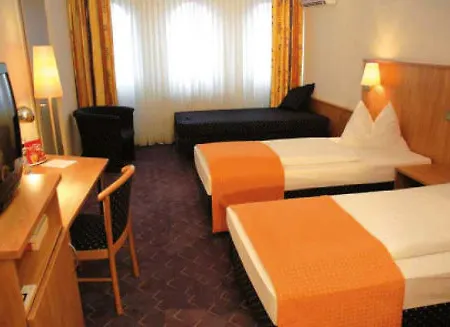 호텔 Konferenzhotel Ysenburger Hof 3*